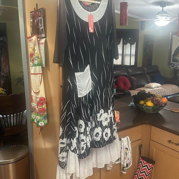 Beautiful dress from small boutique sexy and adorable - Picture 8 of 8